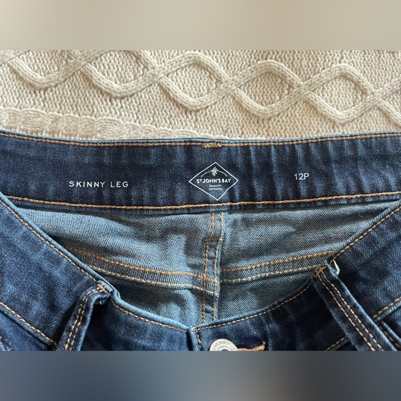 St.Johns Bay Classic Dark Wash Skinny Leg Women's Jeans Size 12 Petite - Picture 10 of 13